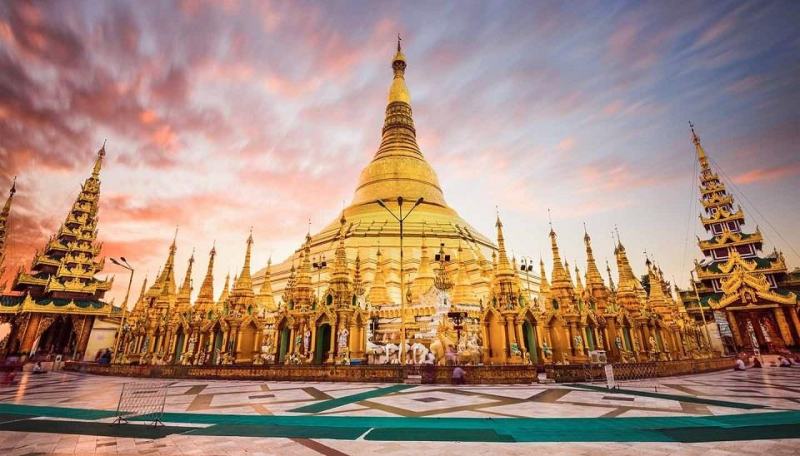 ﻿﻿Myanmar (hay Miến Điện, Burma) là vùng đất thiêng của Phật giáo với những ngôi chùa Vàng