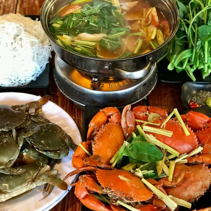 Dế Mèn BBQ - Lẩu & Nướng