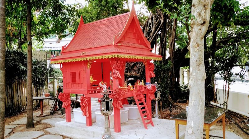 Đền Chao Mae Tuptim, Thái Lan