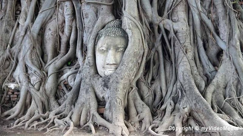 Là địa điểm du lịch tâm linh, Ayutthaya nổi tiếng bởi nhiều câu chuyện tâm linh thần bí