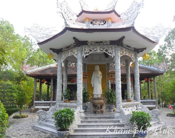Temple of Huyen Tran Princess