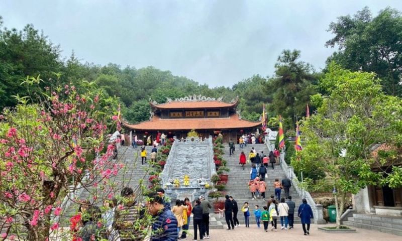 Đền thờ Chu Văn An - Chí Linh