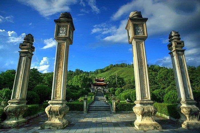 Quần thể di tích Hải Thượng Lãn Ông Lê Hữu Trác