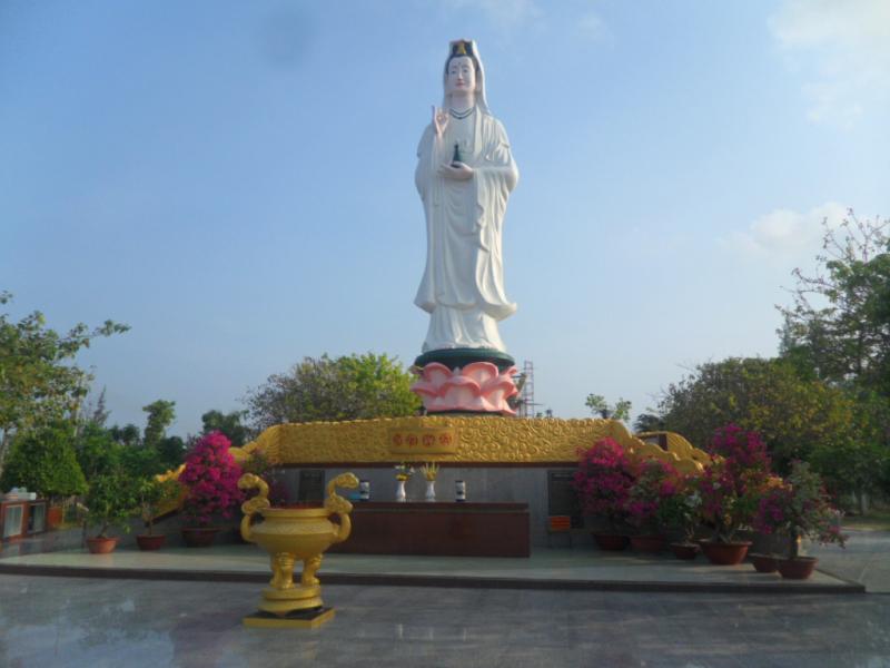 Đền thờ mẹ Nam Hải