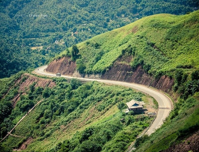 Bạn có thể ghé thăm bản Xà Phì, một bản làng của người dân tộc thiểu số nơi bạn có thể tìm hiểu văn hóa, phong tục và nếp sống của người dân tại đây