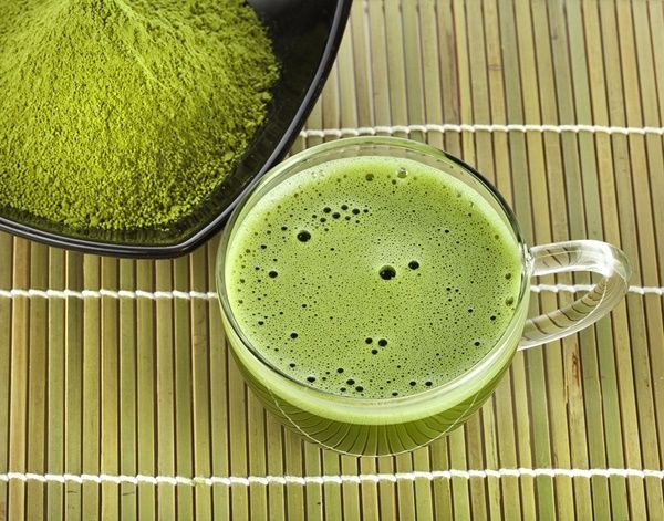 Detox trà xanh, dứa và đu đủ