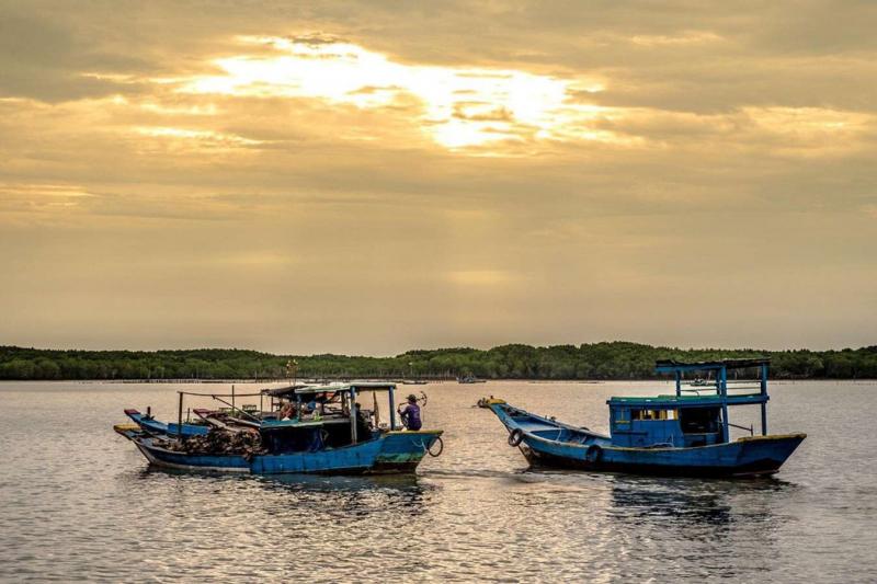 Tàu thuyền trên đảo Thạnh An