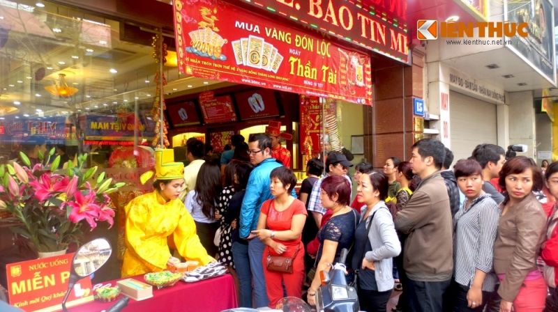 Nên mua vàng trong ngày vía Thần Tài