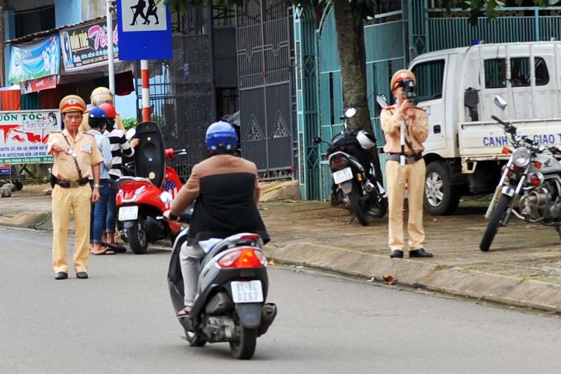 Đi xe mượn có bị phạt hay không?