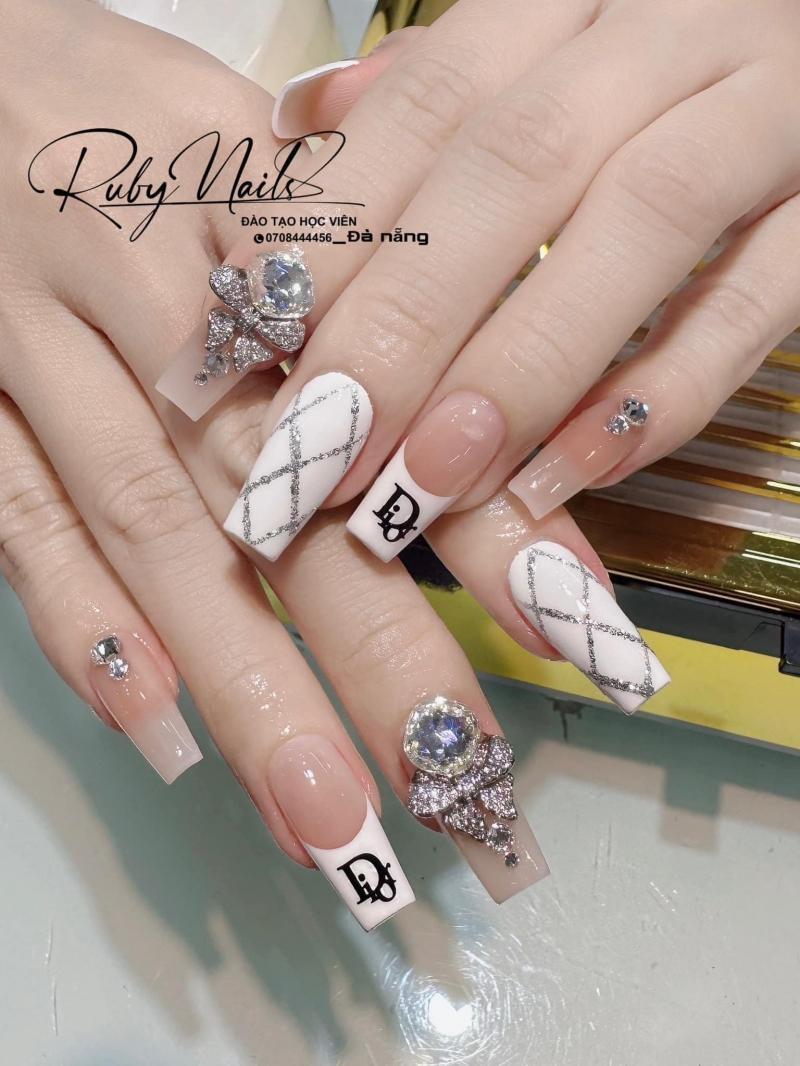 Nail box móng giả thiết kế mẫu nail thương hiệu lv - Móng giả | MỹPhẩm.vn