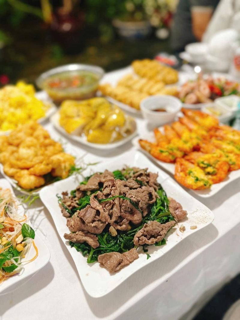 Dịch vụ nấu cỗ trọn gói Dê Thái