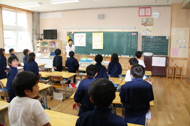 Chuyện nữ sinh mặc quần dài đi học ở Nhật  Tuổi Trẻ Online