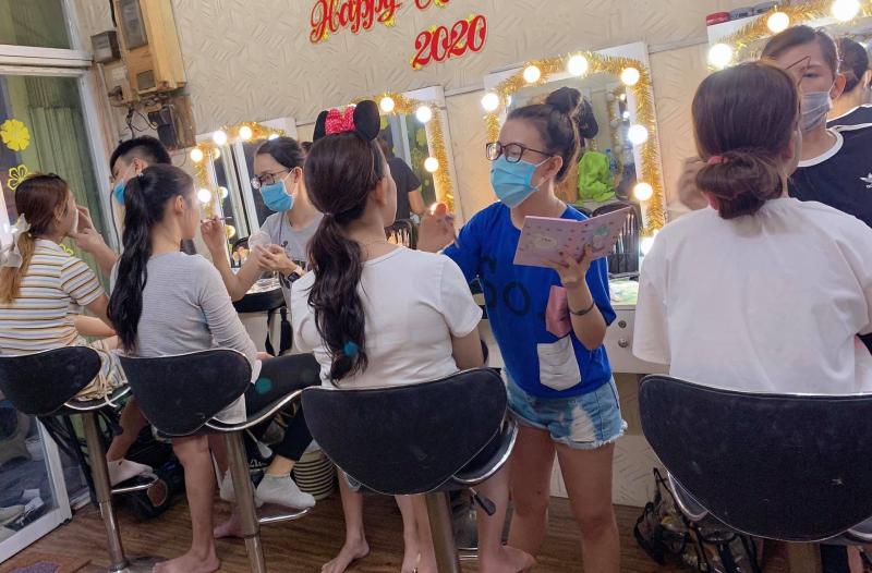 Đinh Thuỳ Make Up & Academy