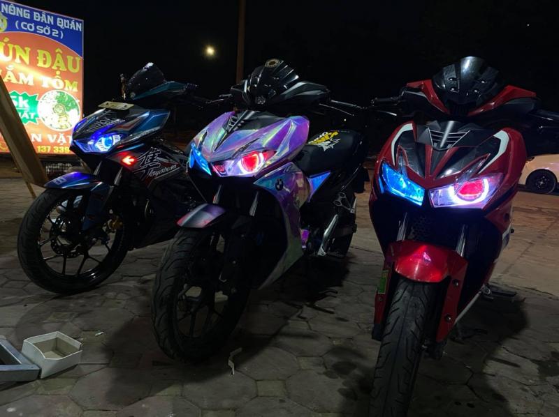 Hình ảnh xe máy được lắp đèn tại Xe Máy Thuận Cường