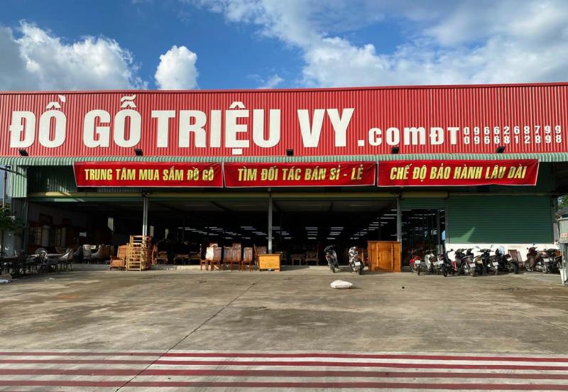 Không gian mua sắm tại Đồ Gỗ TRIỆU VY