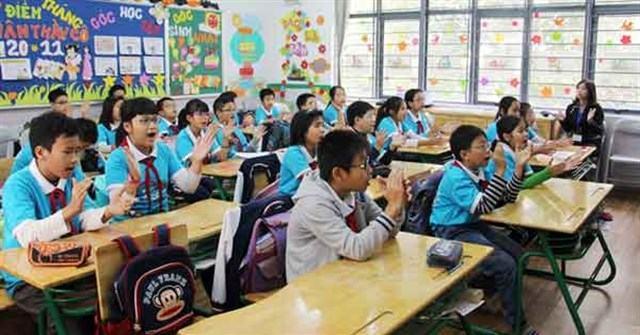 đoạn văn kể lại sinh hoạt lớp 4 - mẫu 1