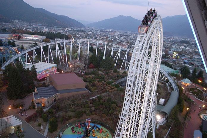 Tàu lượn Dodonpa được đặt tại công viên giải trí Fuji-Q Highland của Nhật Bản