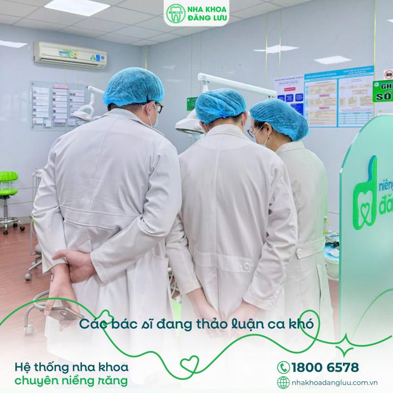 Các bác sĩ đang thảo luận ca khó