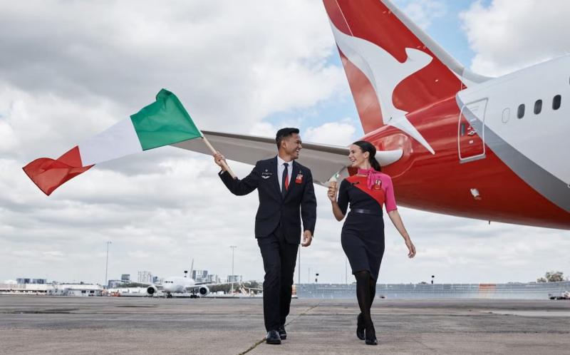 Đồng phục hãng hàng không Qantas