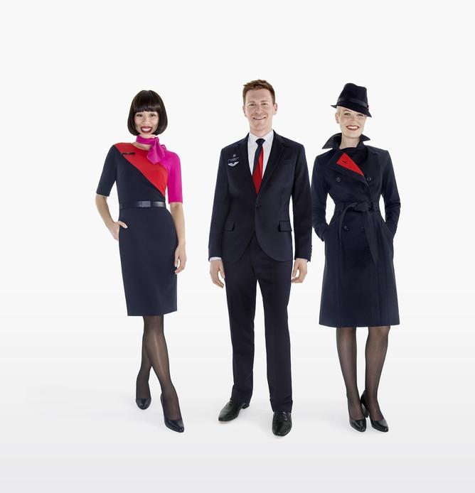 Váy liền, áo choàng và khăn quàng cổ của Qantas rất thanh lịch mà không kém phần cuốn hút