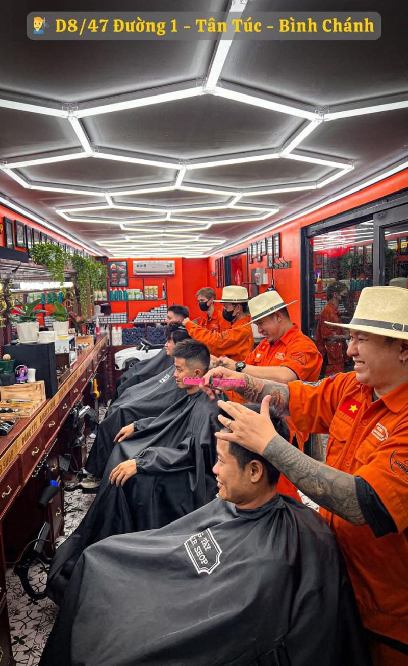 Đông Tây Barbershop