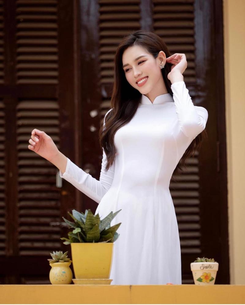 DORIS DRESS cho thuê Áo dài, trang phục thiết kế của hãng