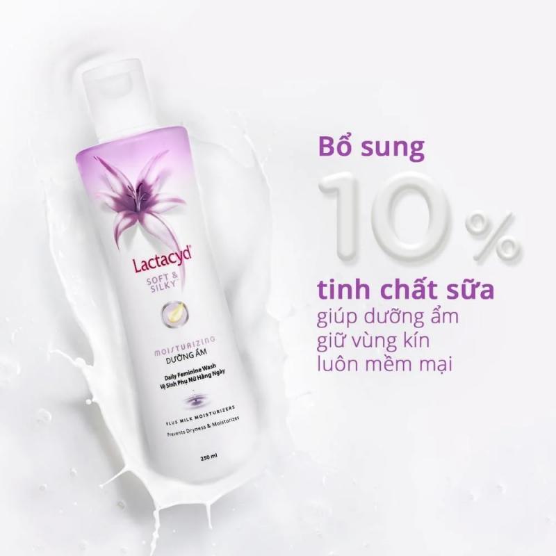 Dung dịch vệ sinh phụ nữ Lactacyd Soft and Silky