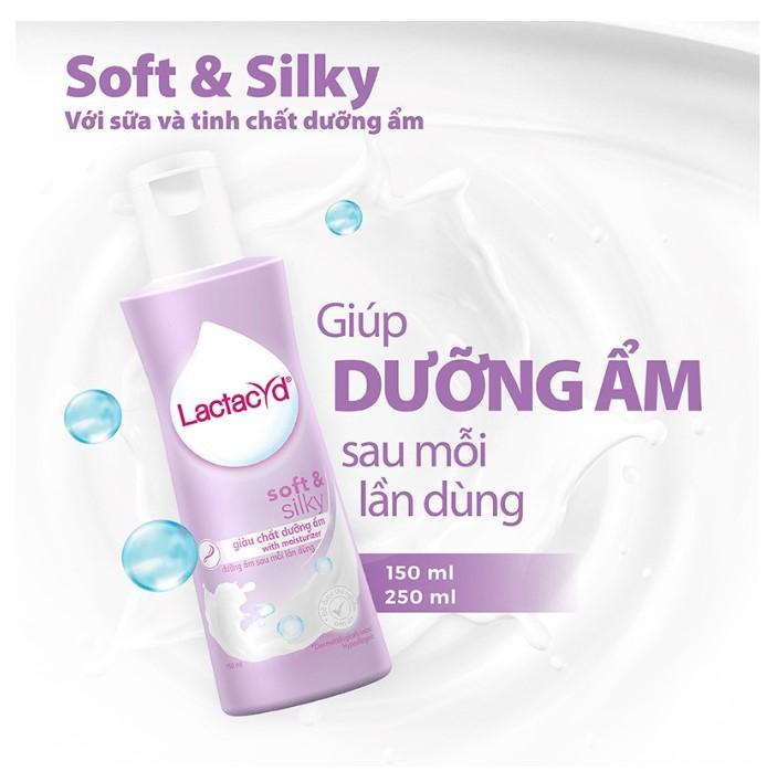 Dung dịch vệ sinh phụ nữ Lactacyd Soft and Silky