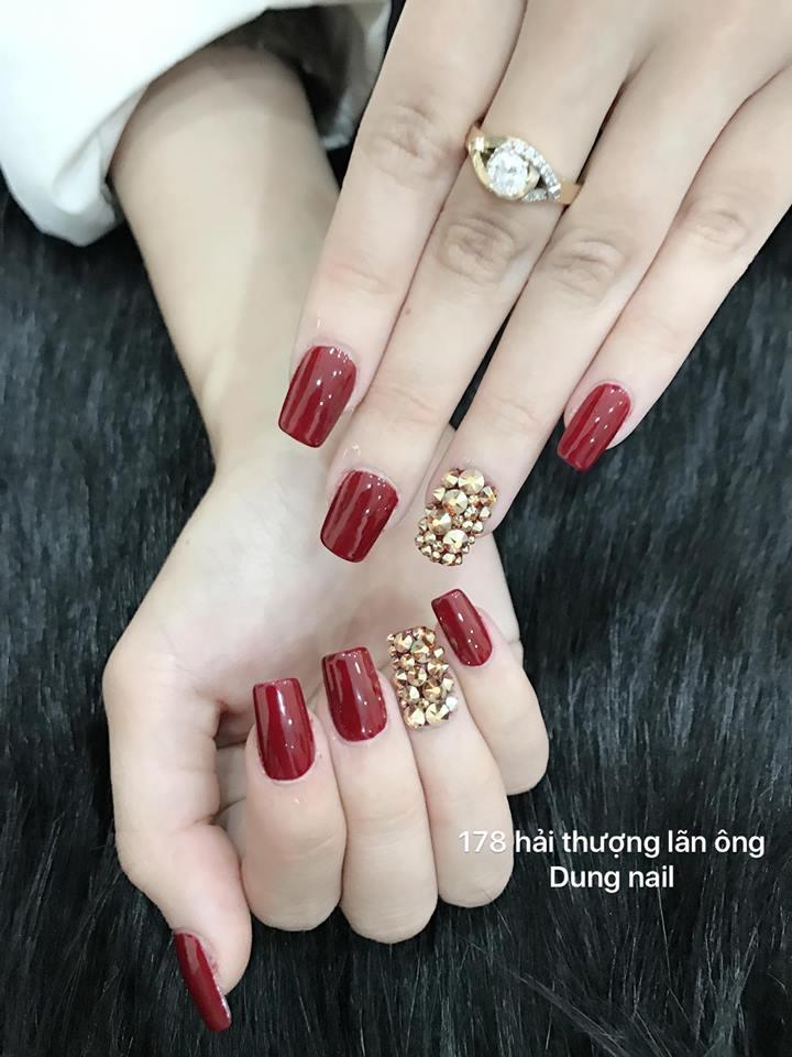 Dung Nail