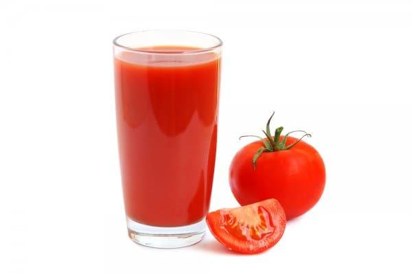 Dùng nước cà chua