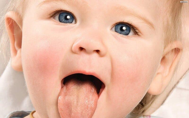 Dùng rau ngót trị tưa lưỡi cho trẻ