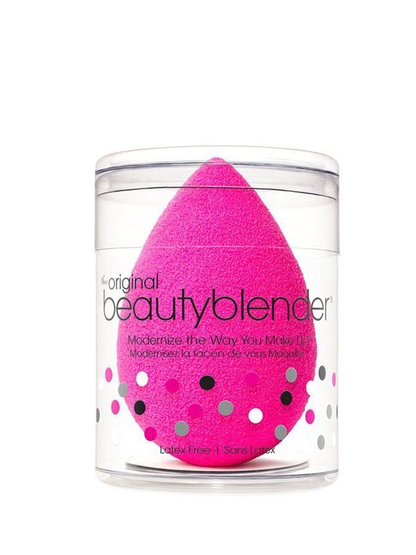 Beauty Blender không còn quá xa lạ với chị em phụ nữ, sản phẩm có giá khá cao: 21$ trên website, tương đương với 500.000 đồng