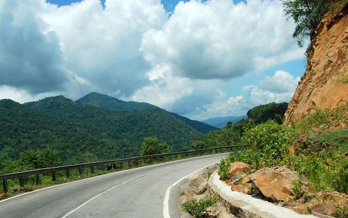 Con đường đẹp nhất ở Việt Nam