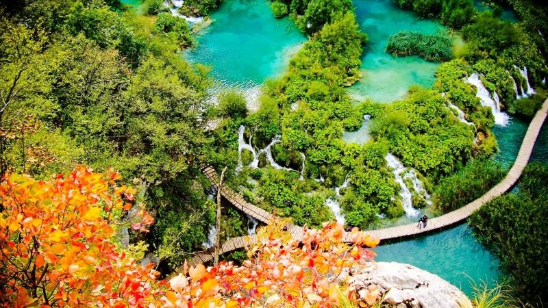 ĐƯỜNG MÒN QUA HỒ PLITICE Ở CROATIA