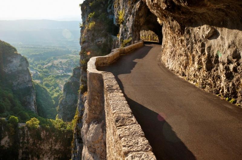 Đường qua Gorges Du Nan