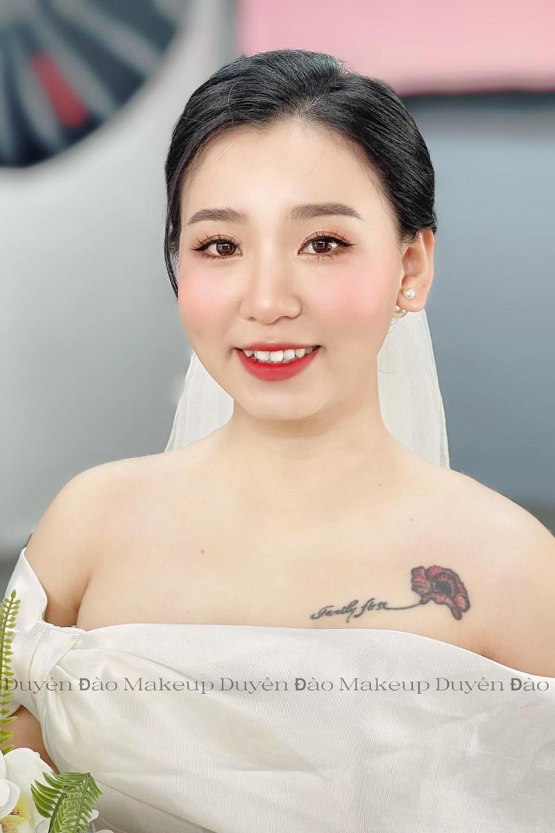 Duyên Đào Make Up