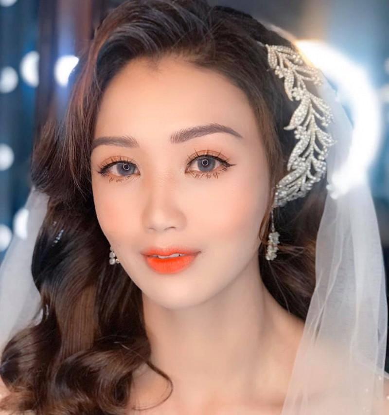 Duyên Đào Make Up