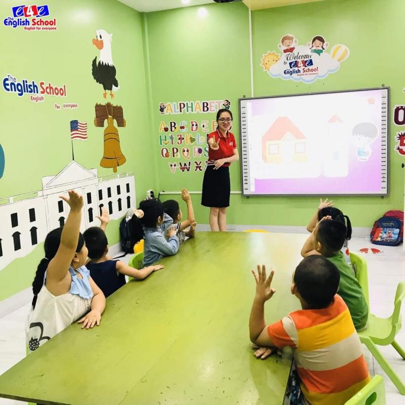 E4E English School - Huế