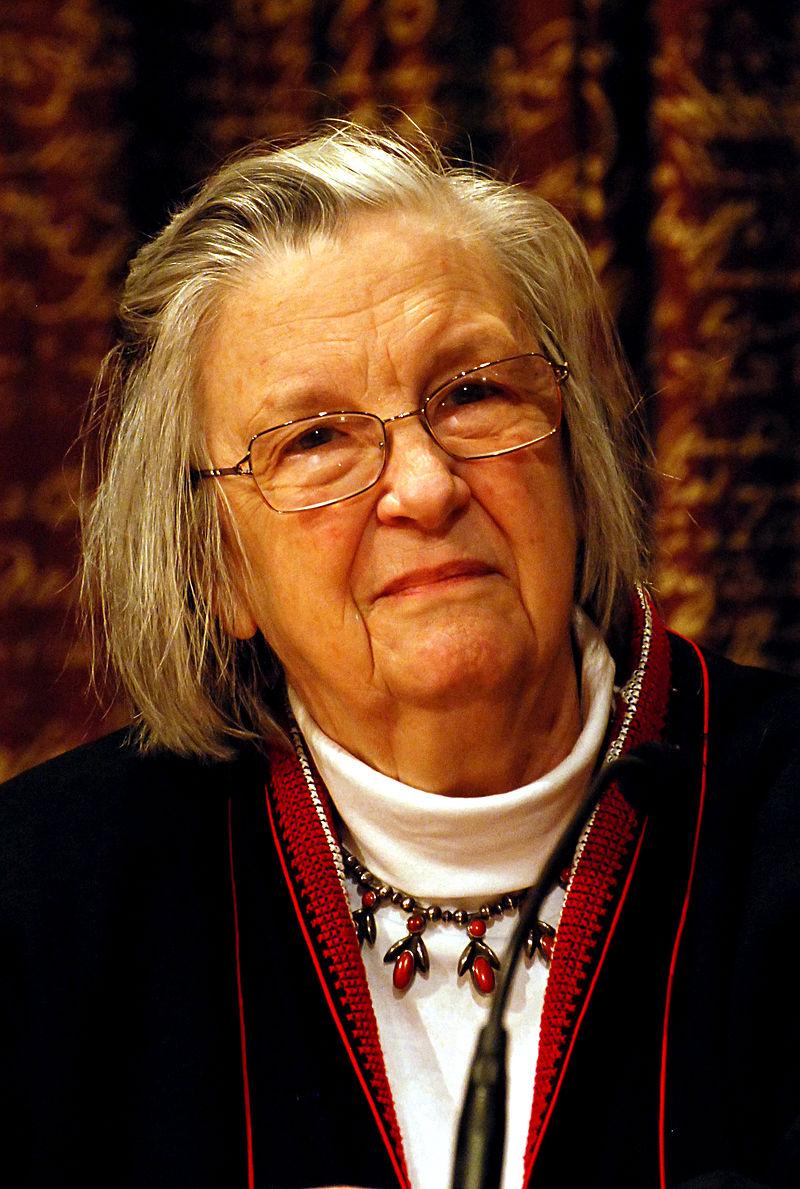 Chân dung bà Elinor Ostrom