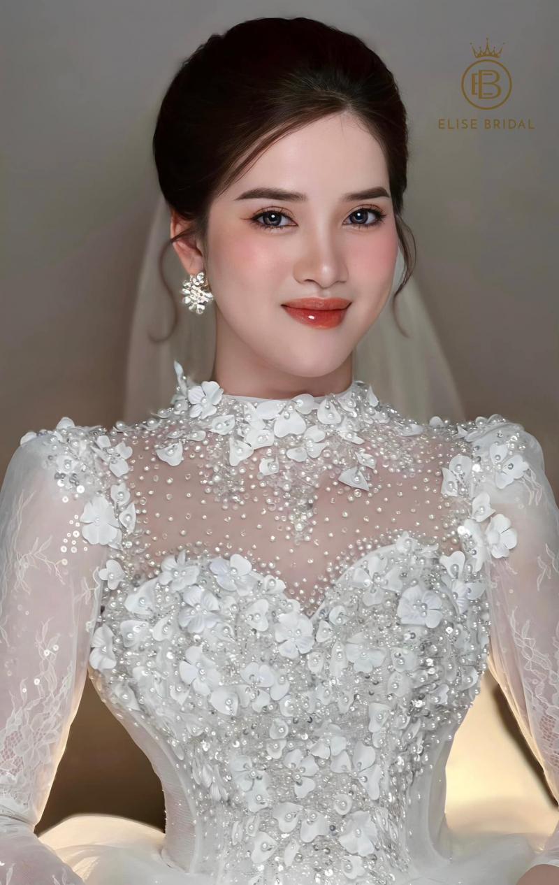 Elise Trương Make up