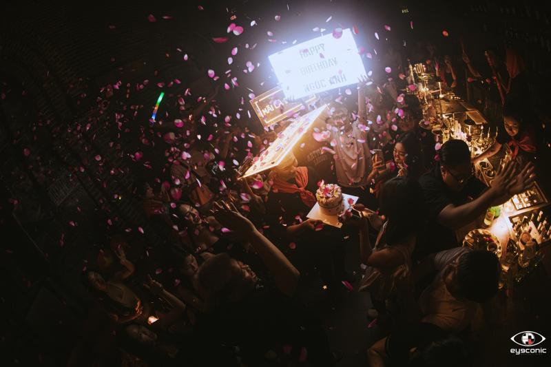 Eyeconic Cocktail Club