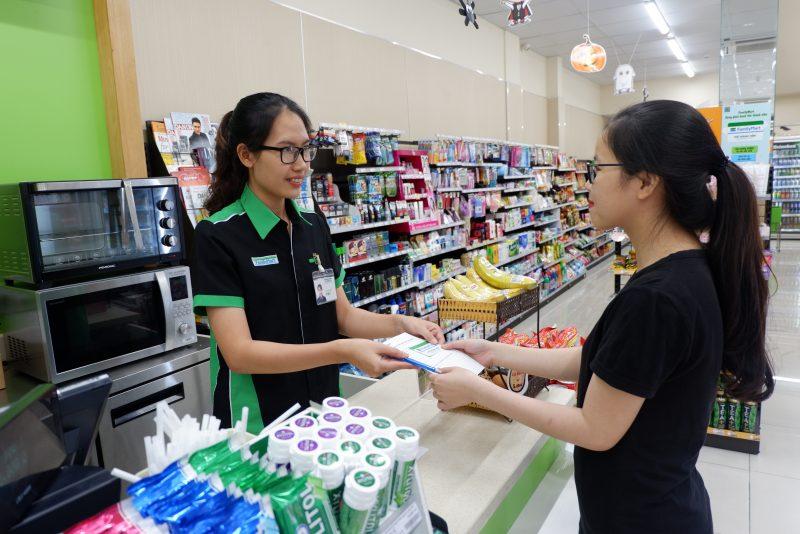 FamilyMart với không gian mua sắm tiện lợi