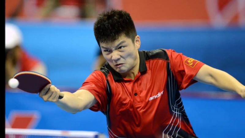 Tay vợt Fan Zhendong