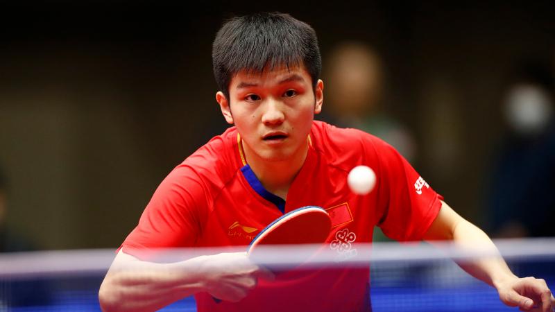 Tay vợt Fan Zhendong