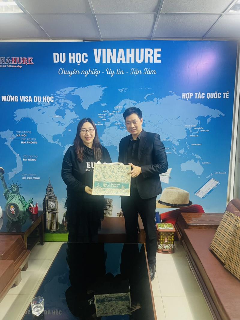 Công ty Tư vấn Du học Vinahure