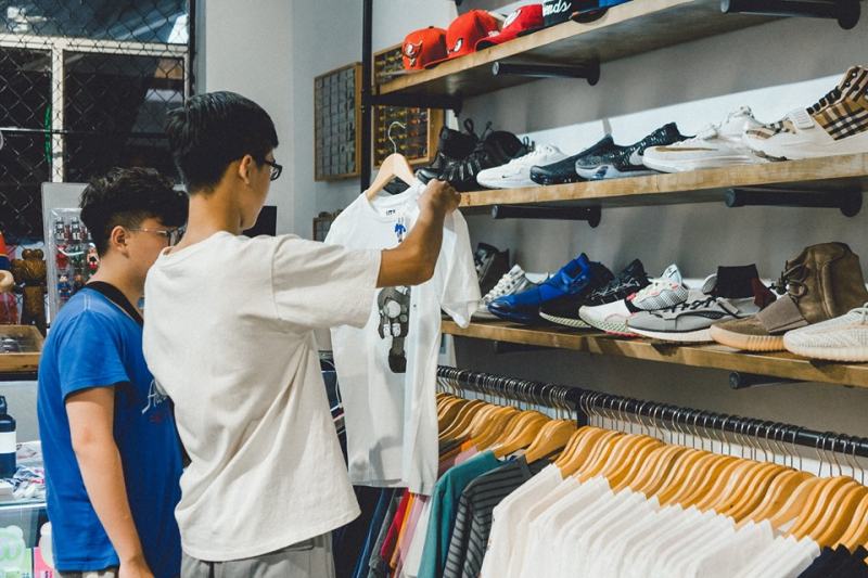 Shop bán giày sneaker chất lượng trên instagram