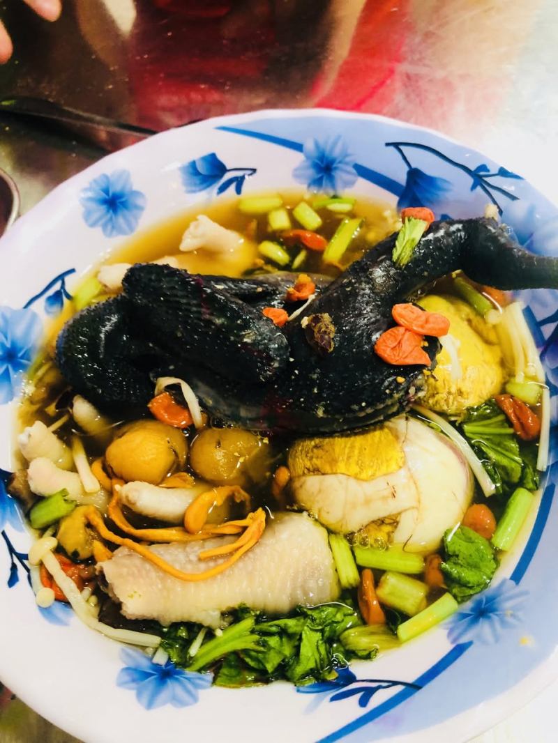 Gà ác tiềm thuốc bắc số 7 Hoàng Diệu