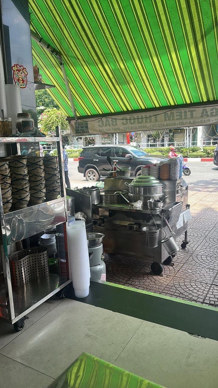 Gà ác tiềm thuốc bắc số 7 Hoàng Diệu