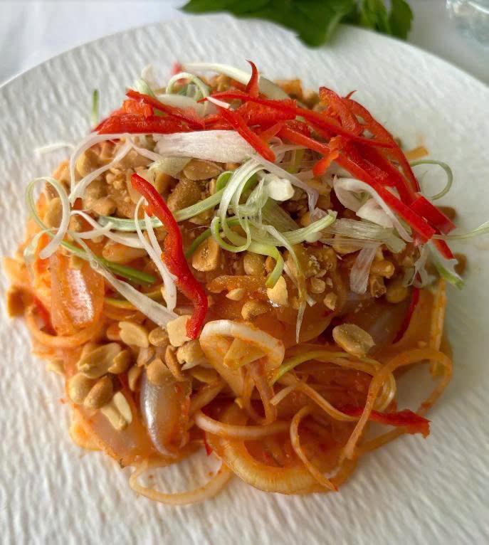 Gỏi cá mai Gành Hào
