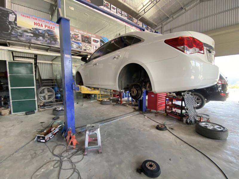 Gara ô tô Hòa Phát